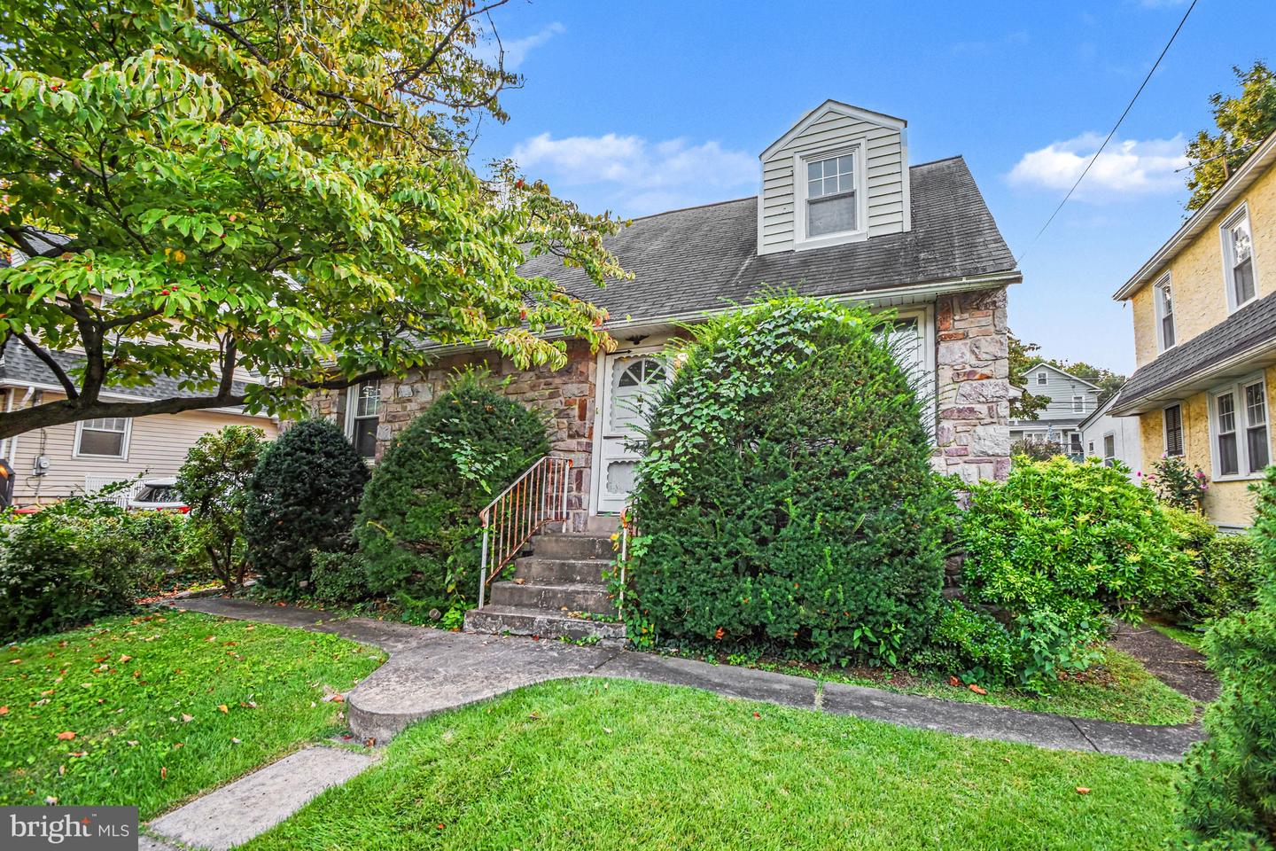 308 RUNNYMEDE AVE # Property Photo 1