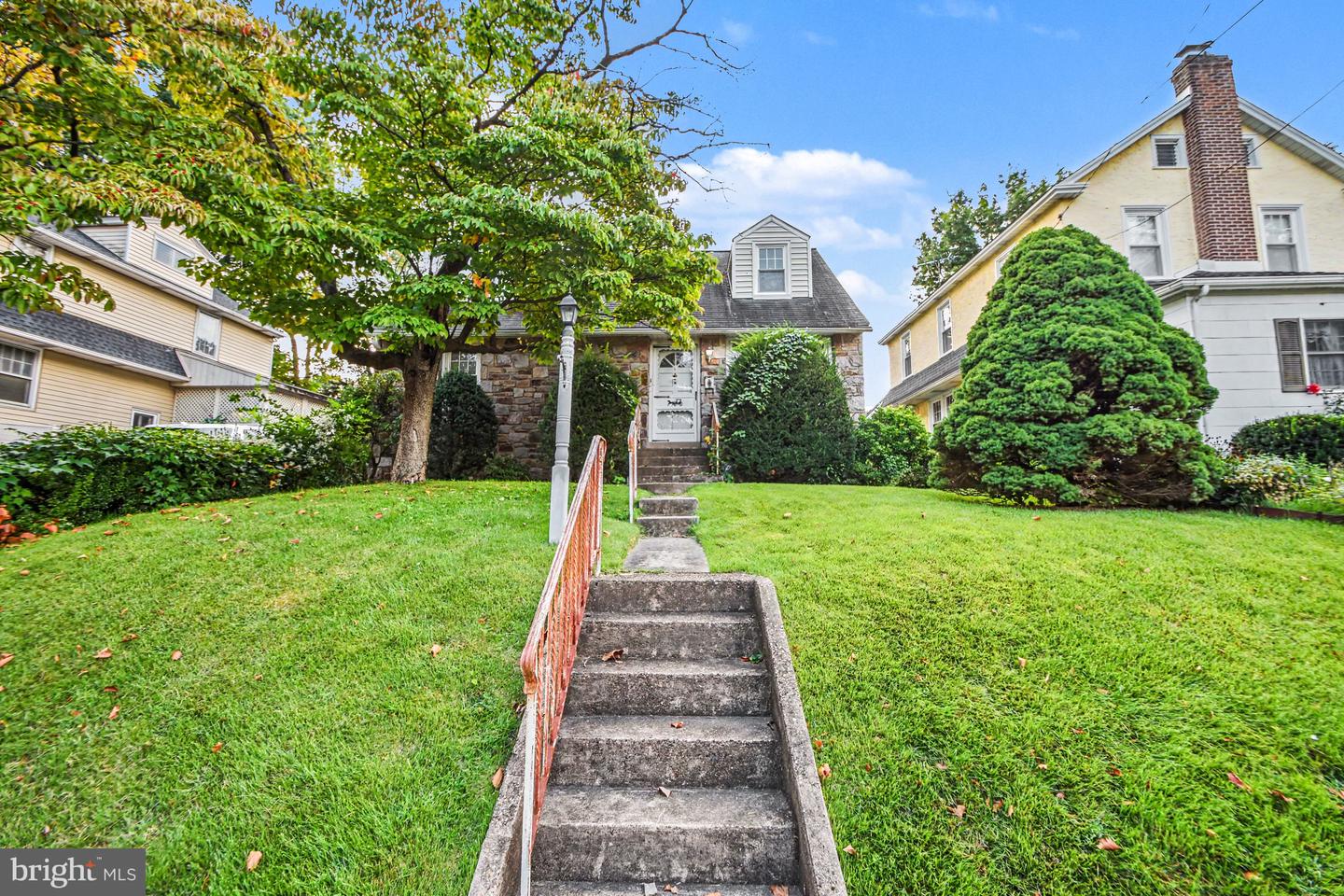 308 Runnymede Ave # Property Photo 3