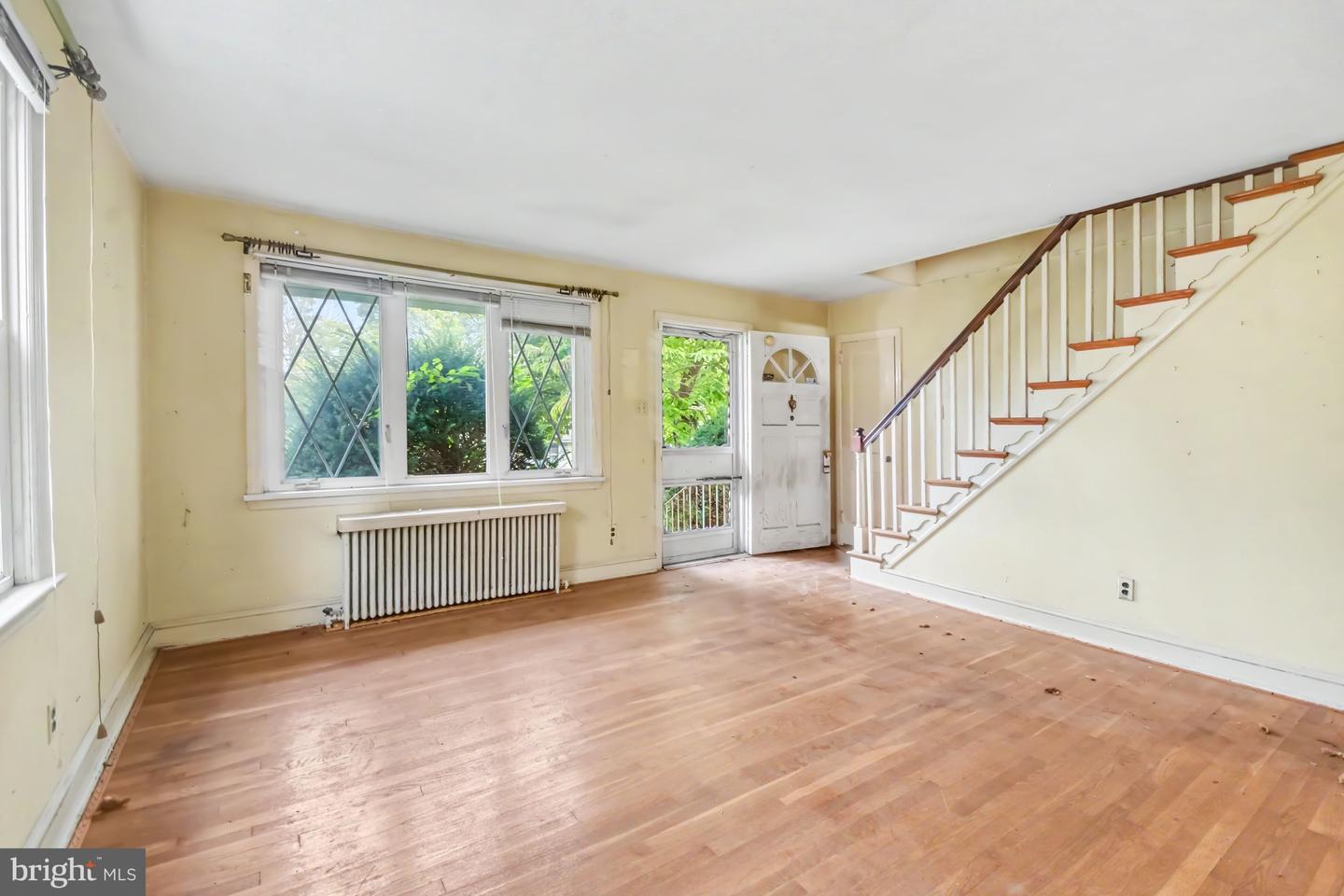 308 Runnymede Ave # Property Photo 4