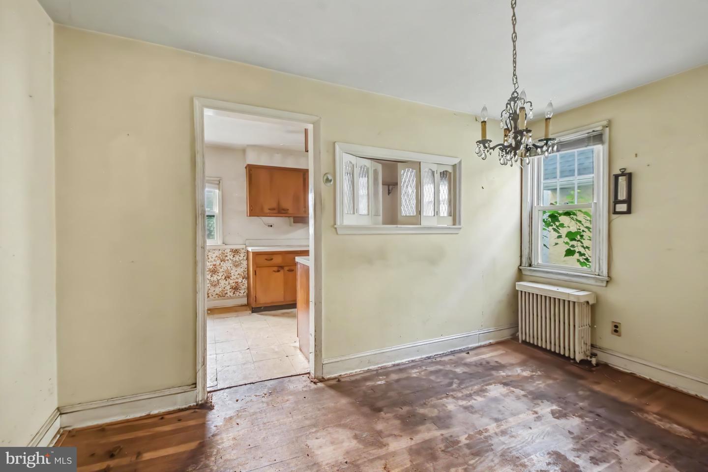 308 Runnymede Ave # Property Photo 9