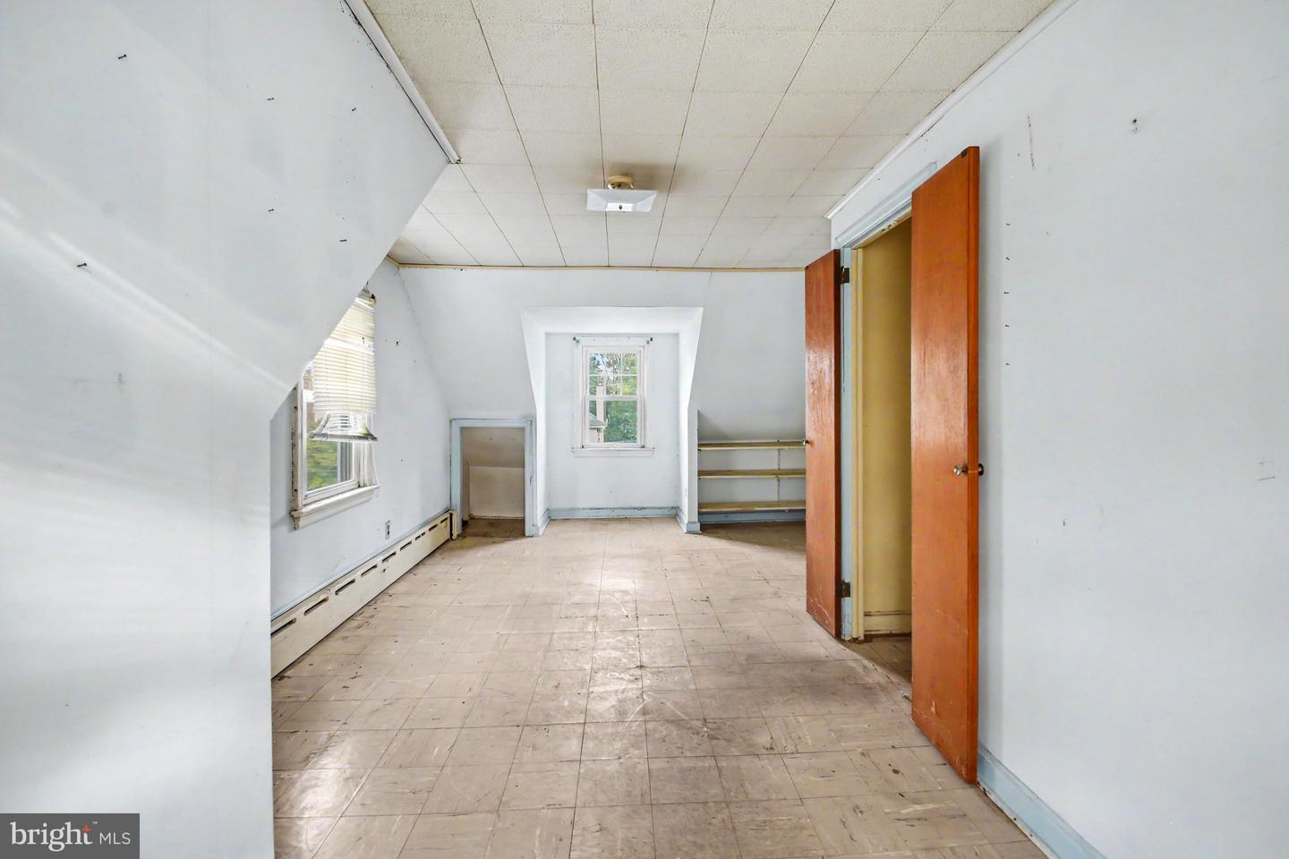 308 Runnymede Ave # Property Photo 18