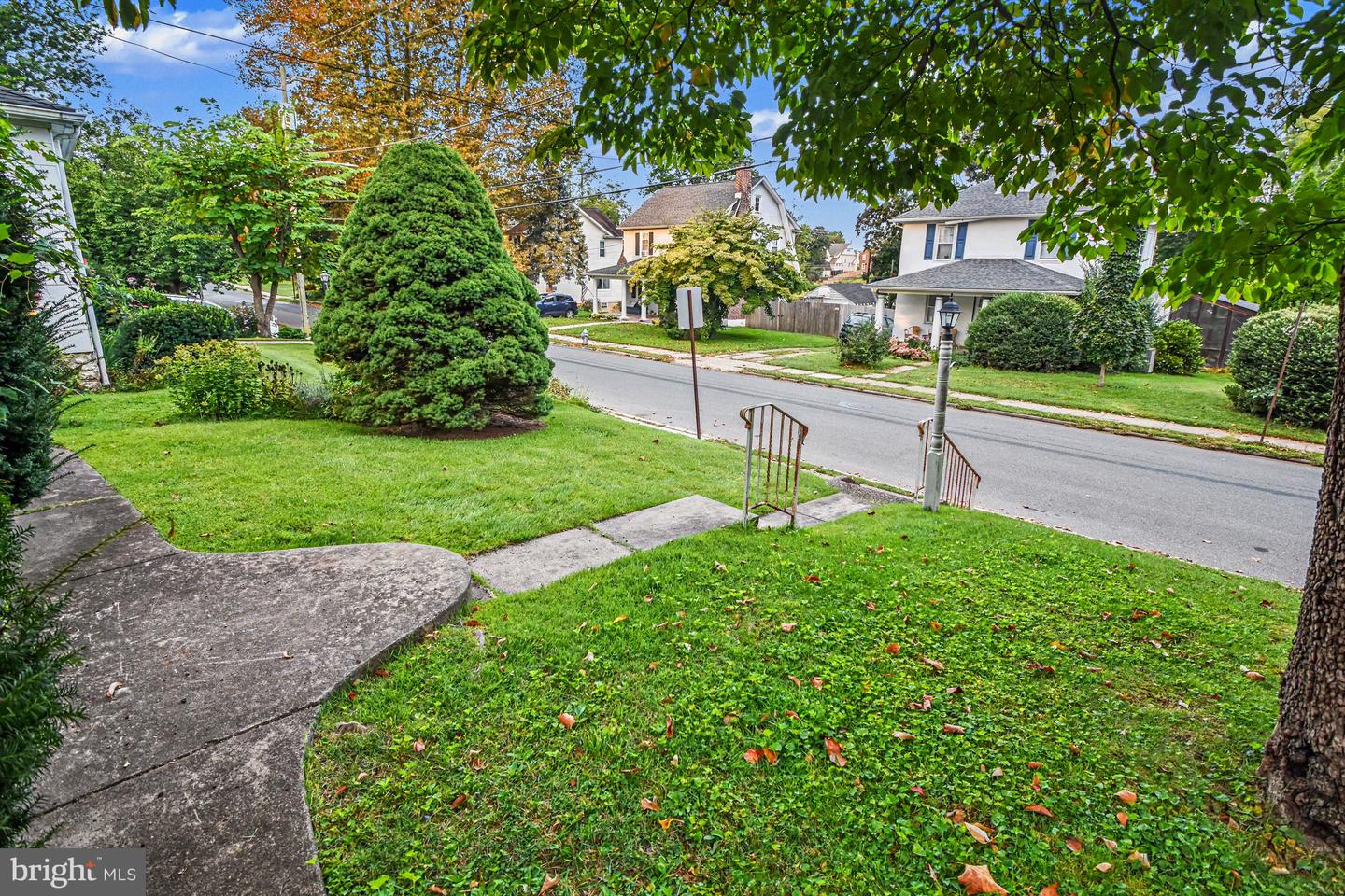 308 Runnymede Ave # Property Photo 31