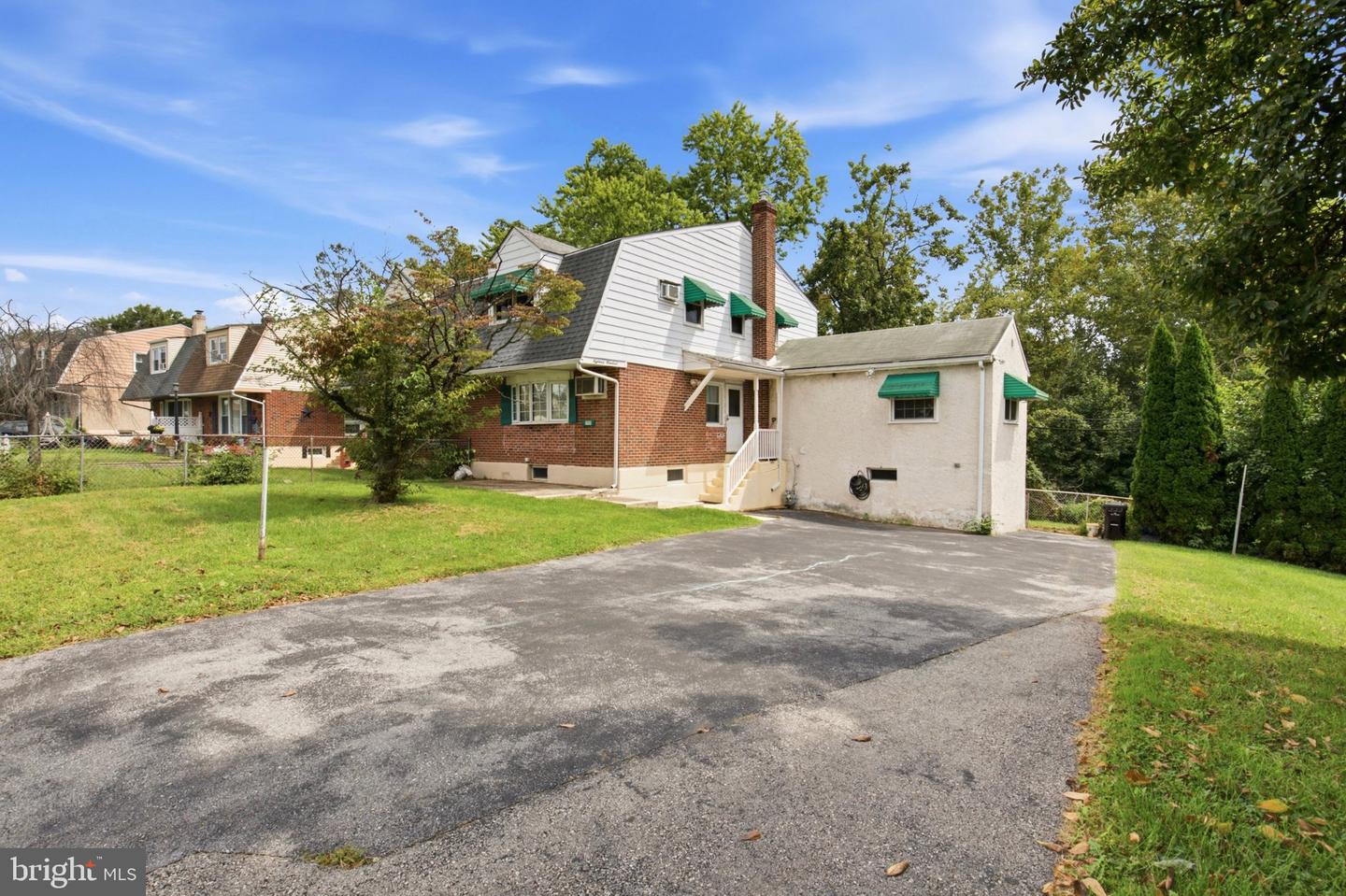 1800 Dartmouth Dr Property Photo 1