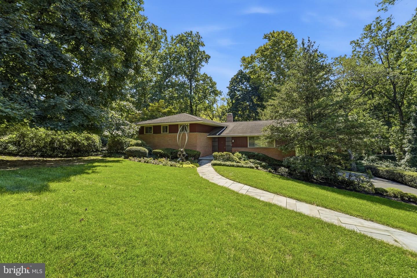 1200 Pheasant Rd Property Photo 1