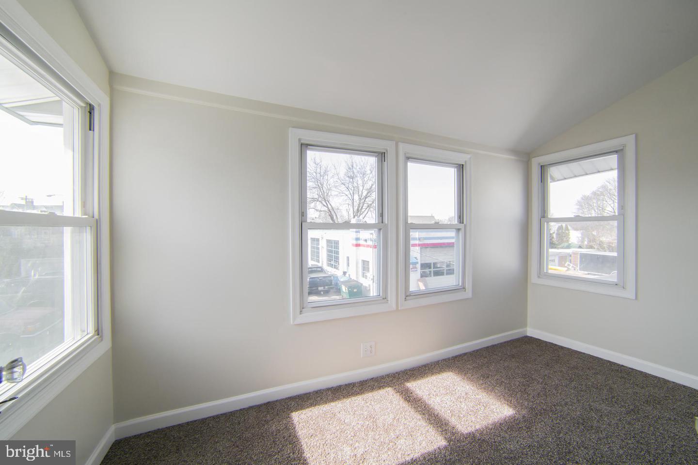 435 Leedom Street #2 Property Photo 12