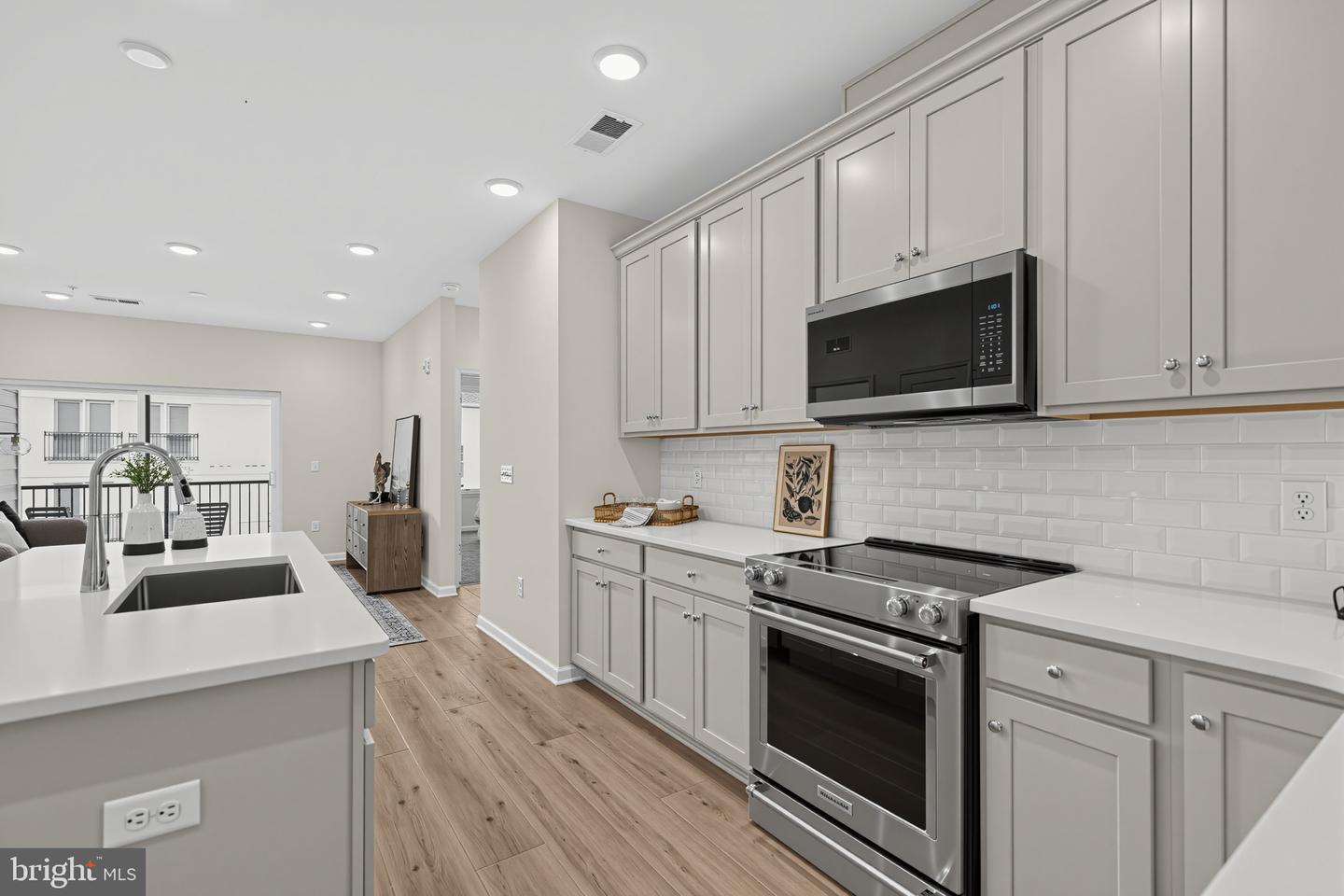 431 Washington St #2212 Firestone Property Photo 4