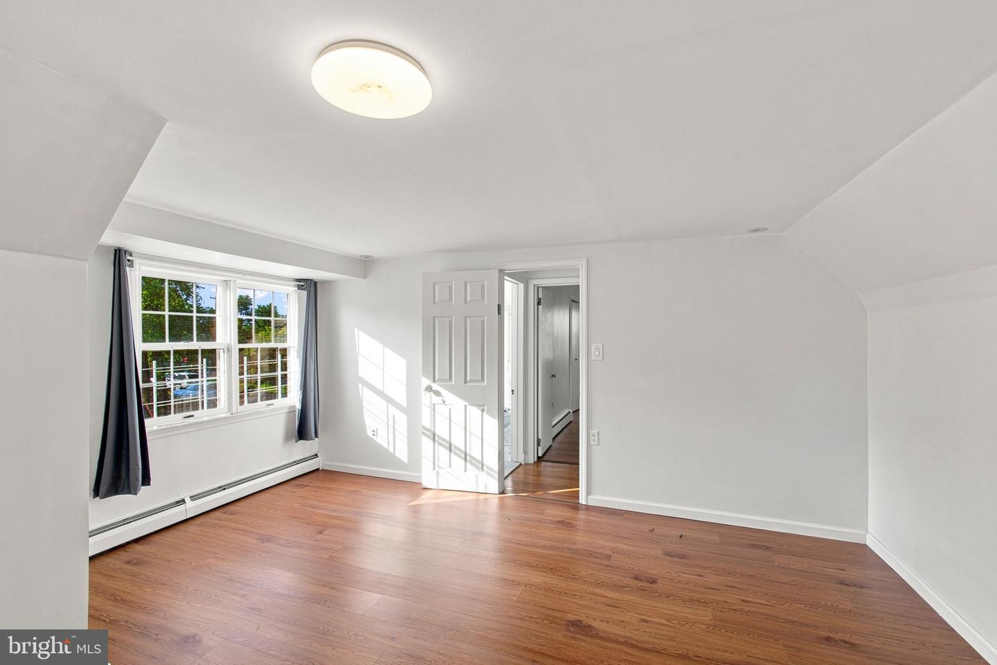 2438 Pine # Property Photo 12