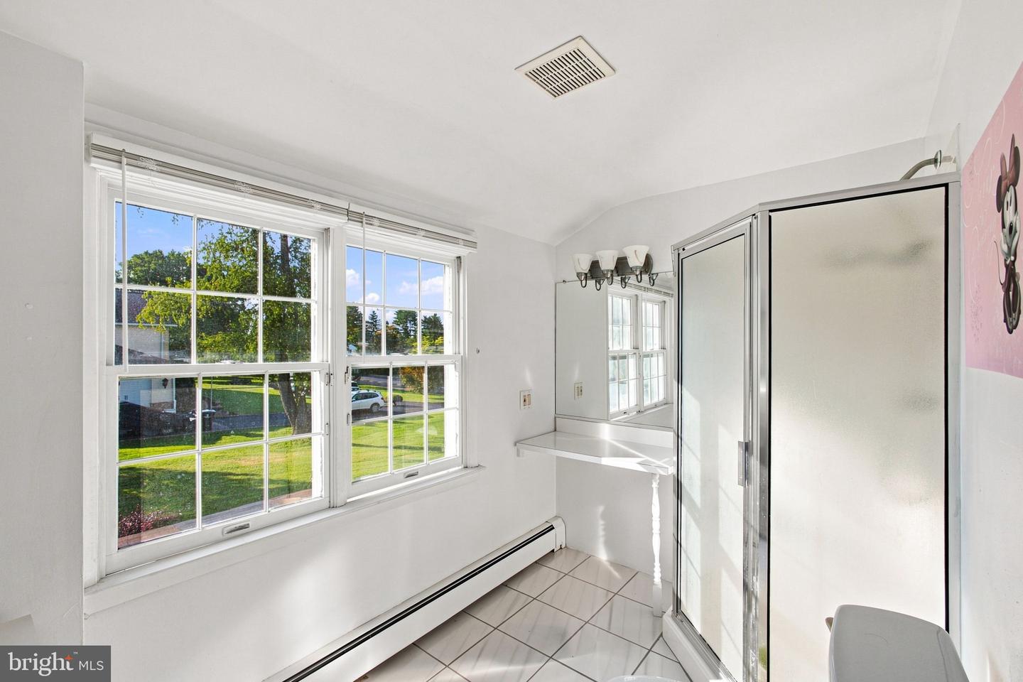 2438 Pine # Property Photo 13