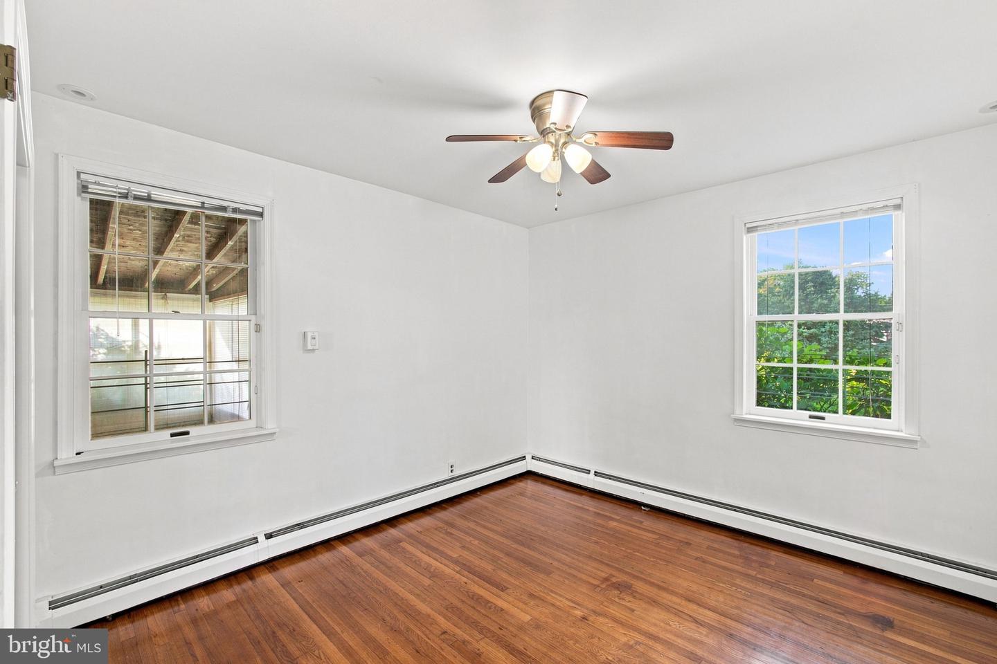 2438 Pine # Property Photo 15