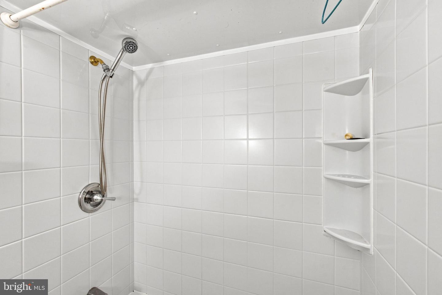 2438 Pine # Property Photo 17