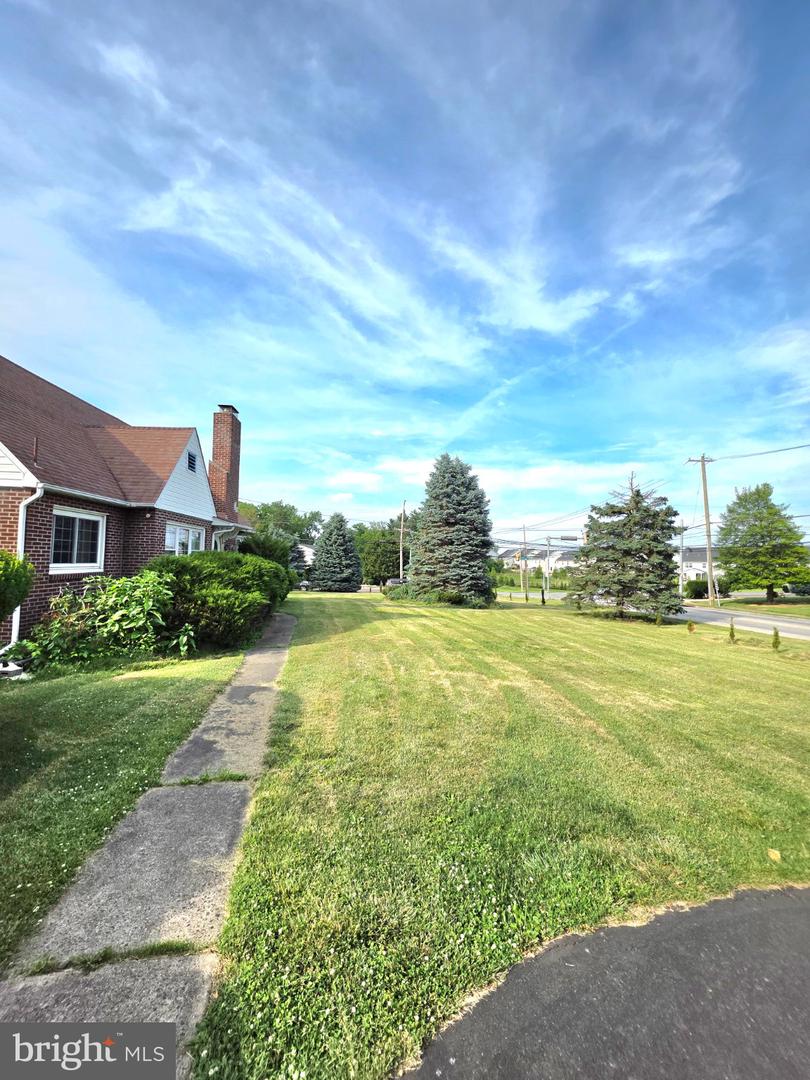 2438 Pine # Property Photo 27