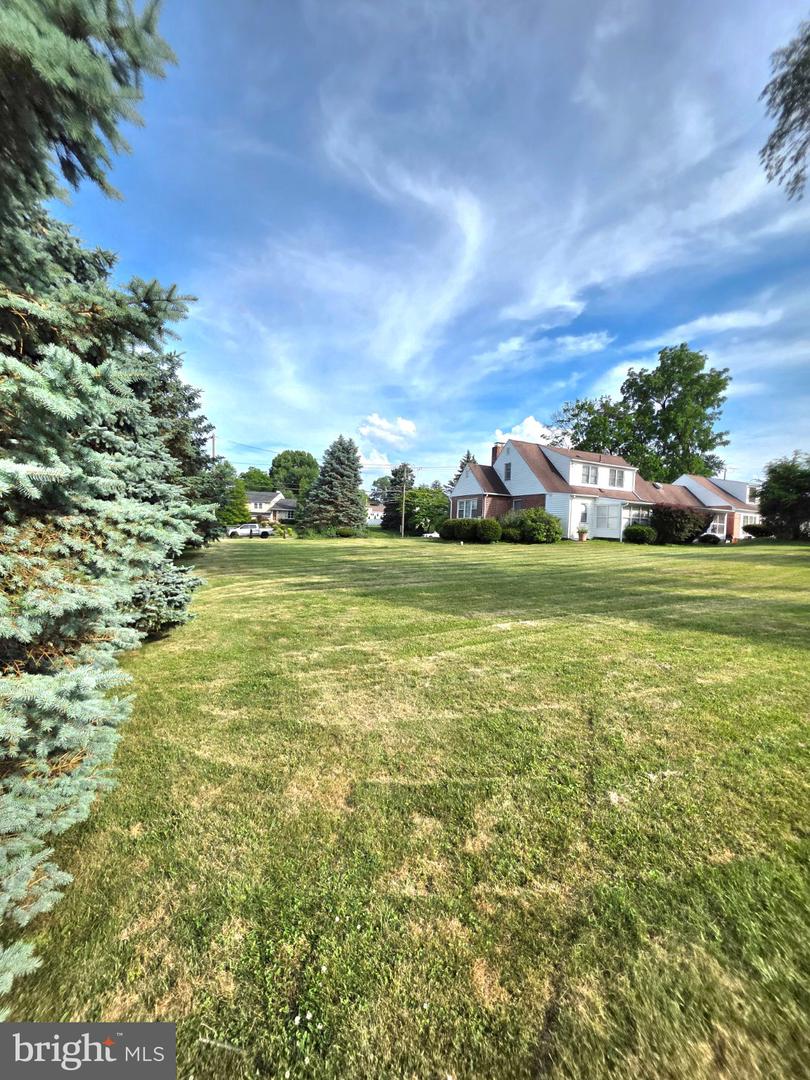 2438 Pine # Property Photo 28
