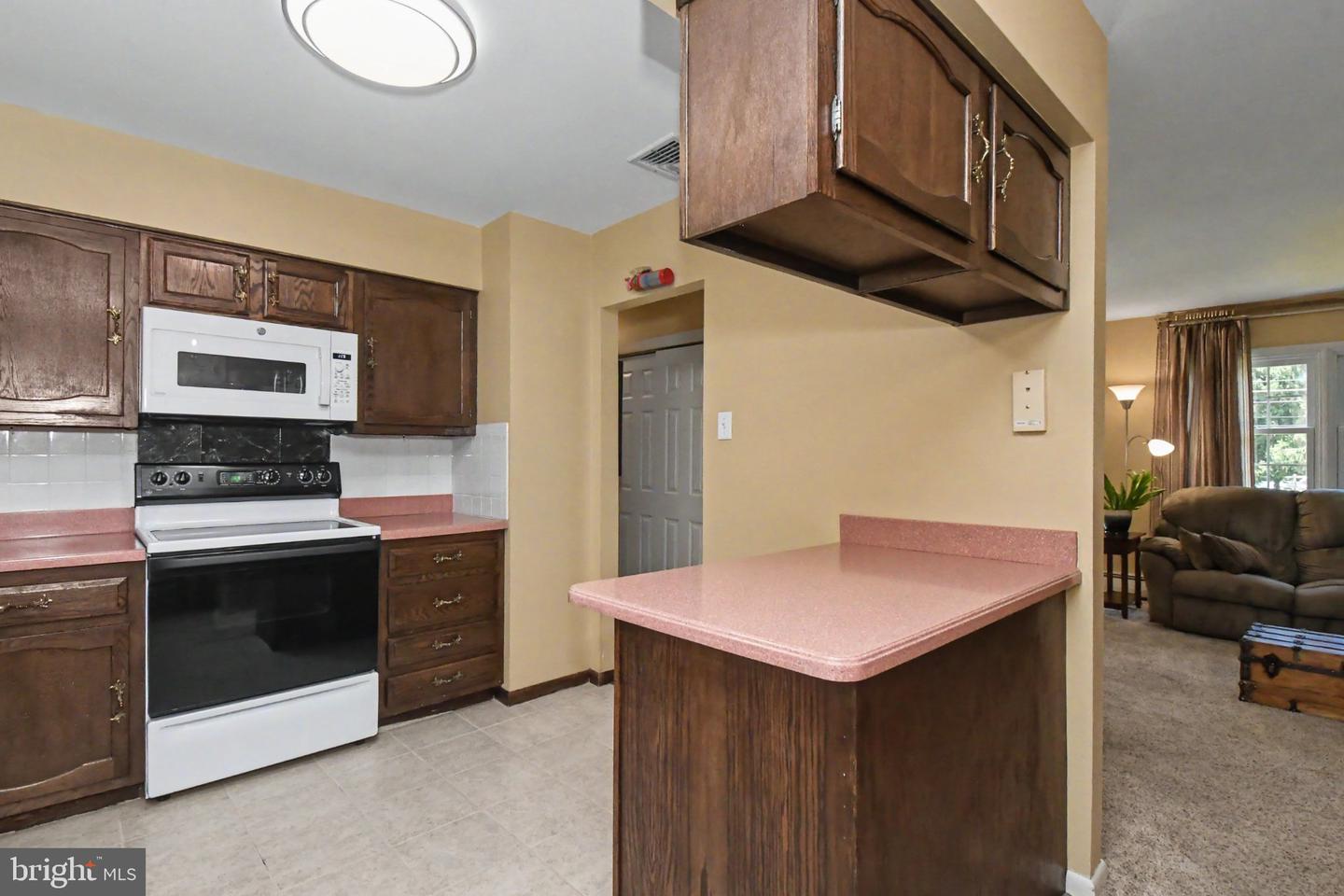 266 Level Rd Property Photo 4