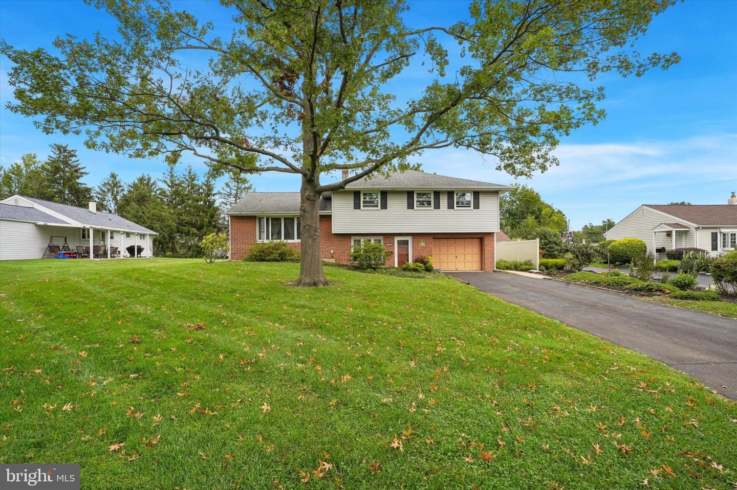 536 Sherwood Ln Property Photo 1