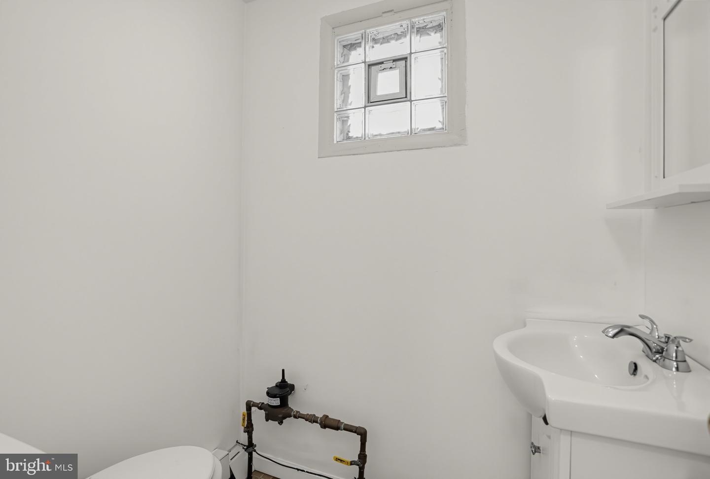 325 E Basin St Property Photo 15