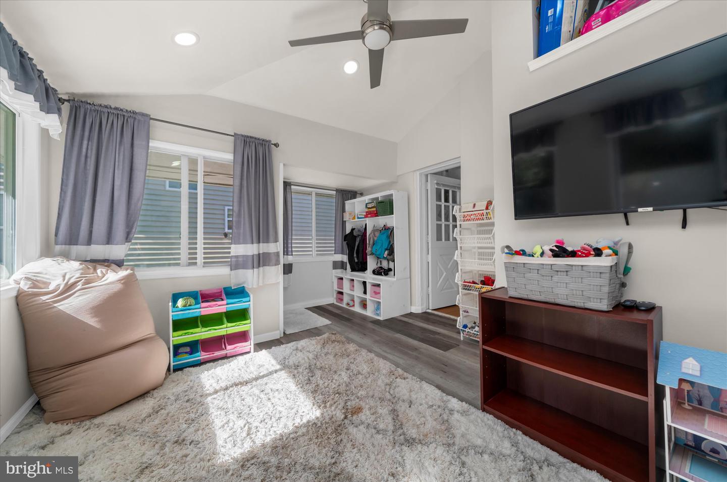 42 Evergreen Rd # Property Photo 11