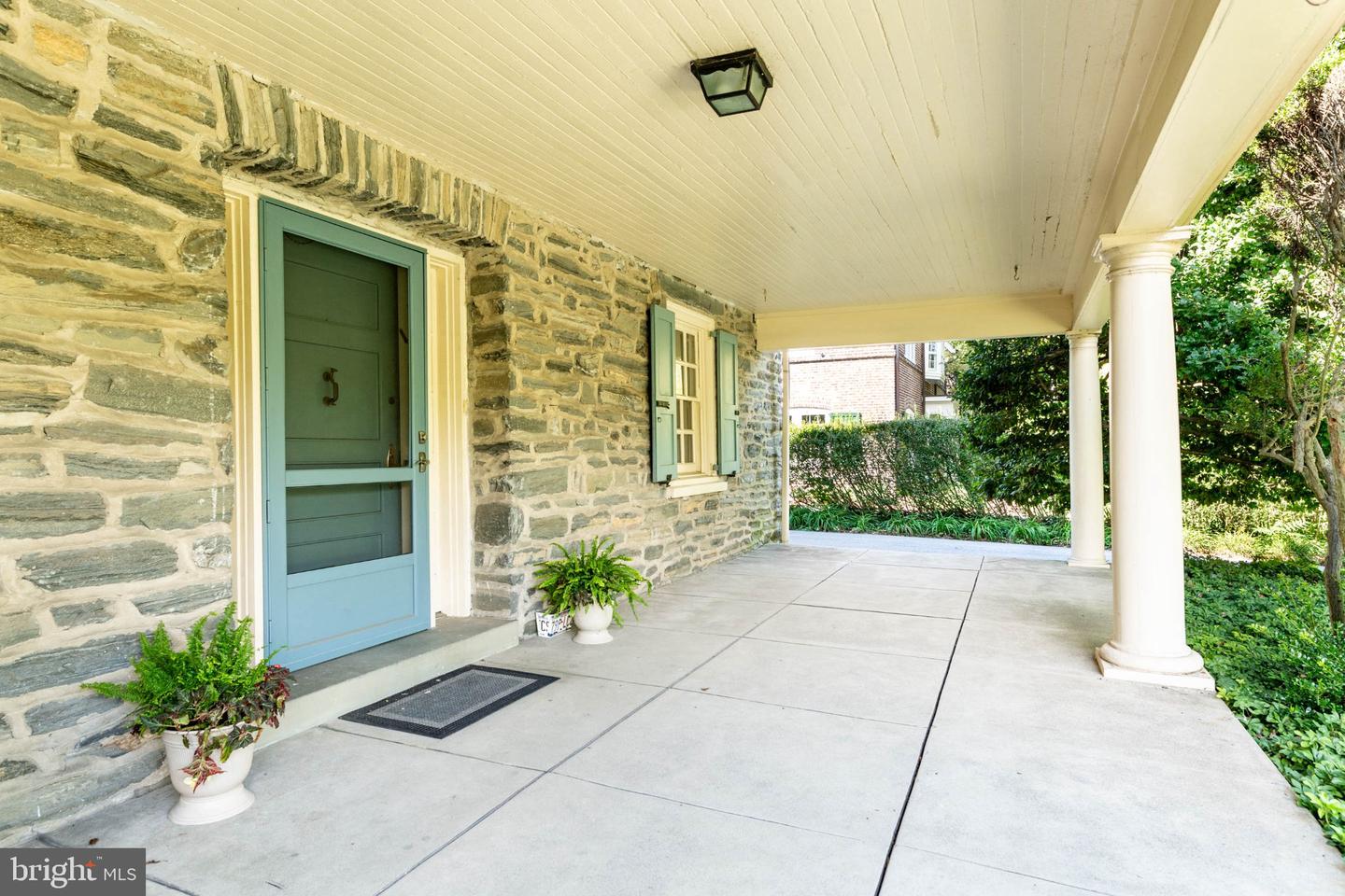 126 Edgewood Property Photo 6