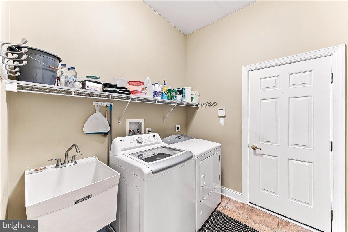 241 Hanover Rd # Property Photo 23