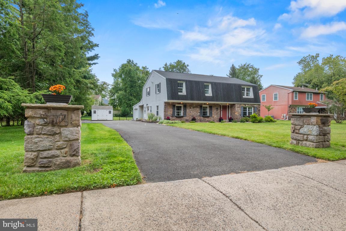 228 Lenape Dr Property Photo 1