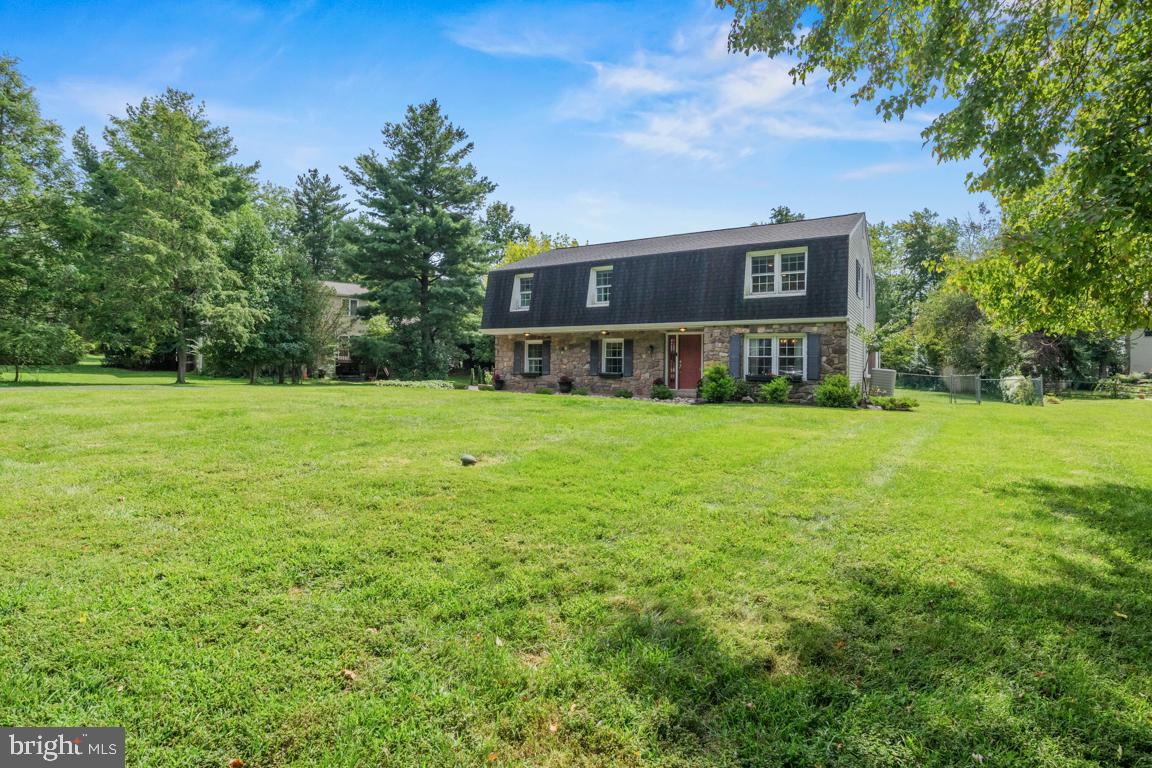 228 Lenape Dr Property Photo 3