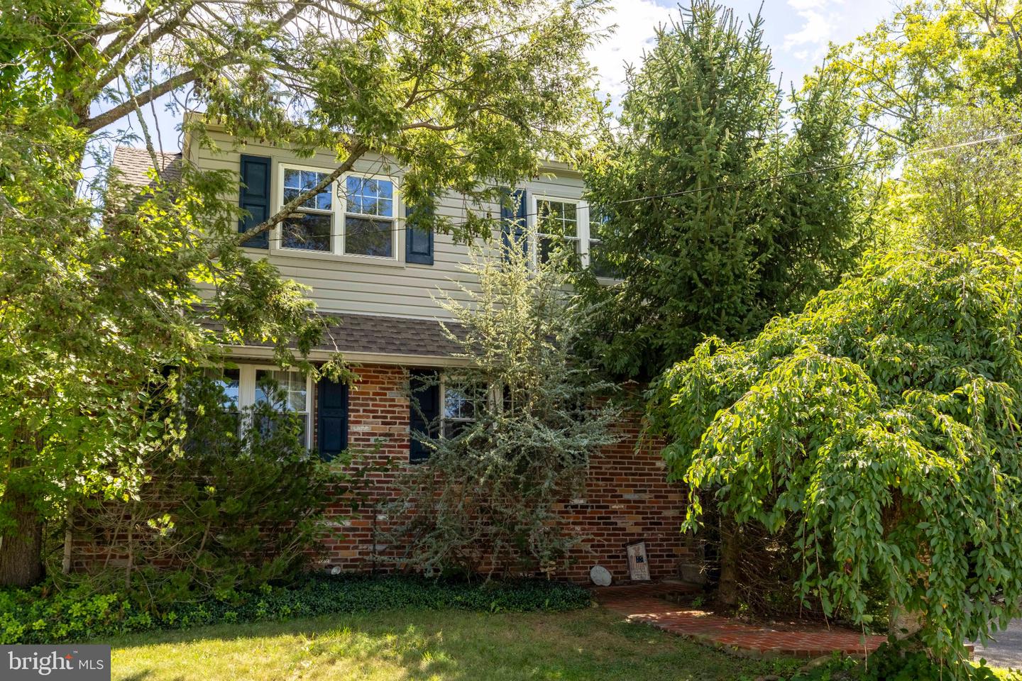 1059 Maple Ave Property Photo 1