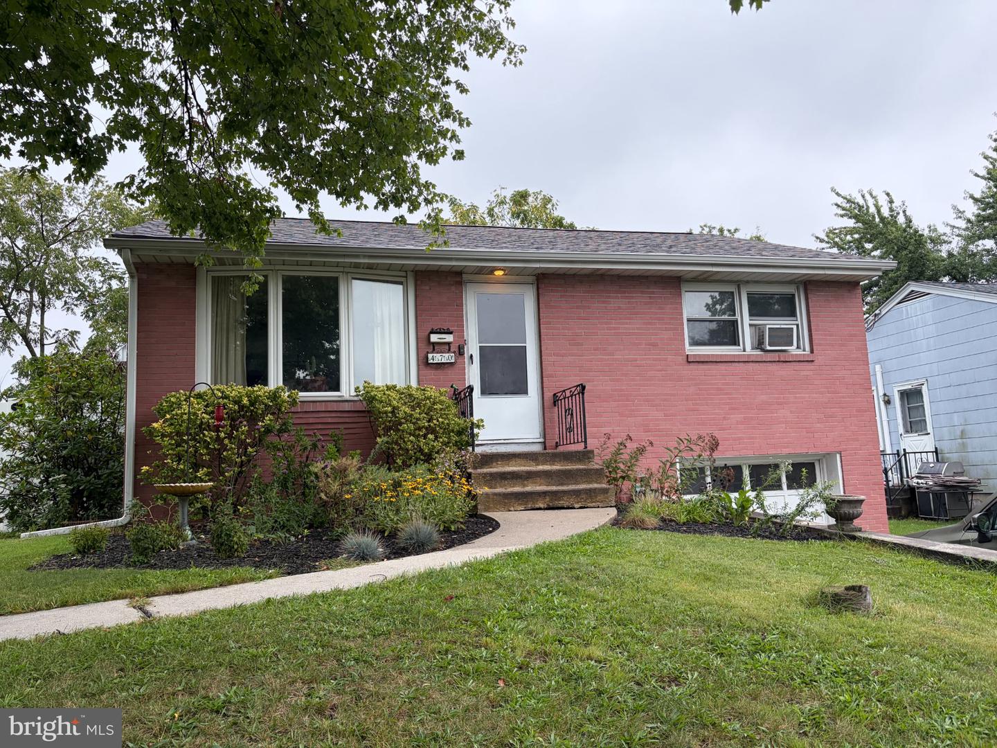 470 Clearview Property Photo 1