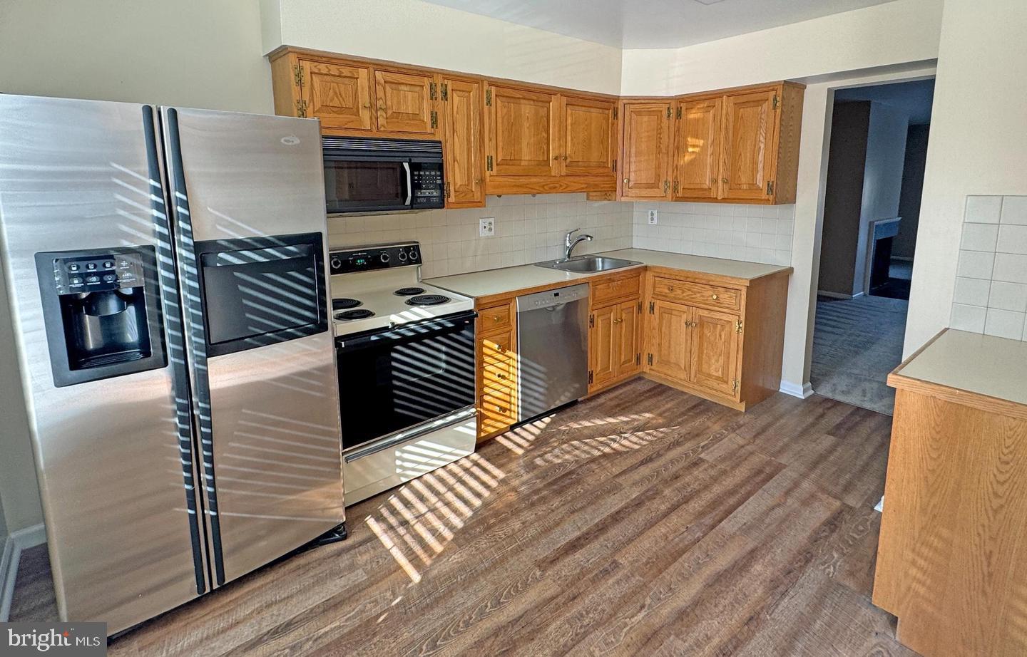 802 Seminole Gdns Property Photo 3