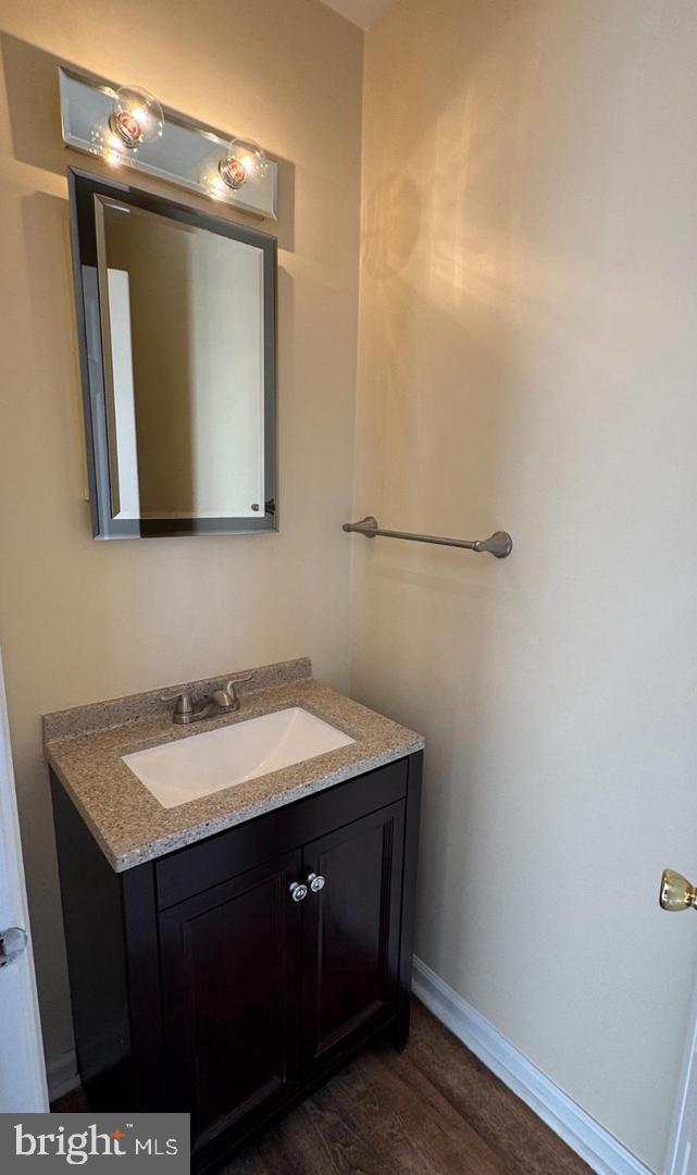802 Seminole Gdns Property Photo 4