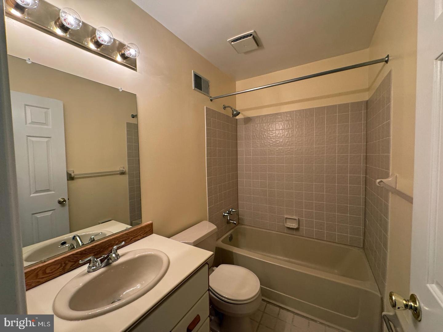 802 Seminole Gdns Property Photo 17