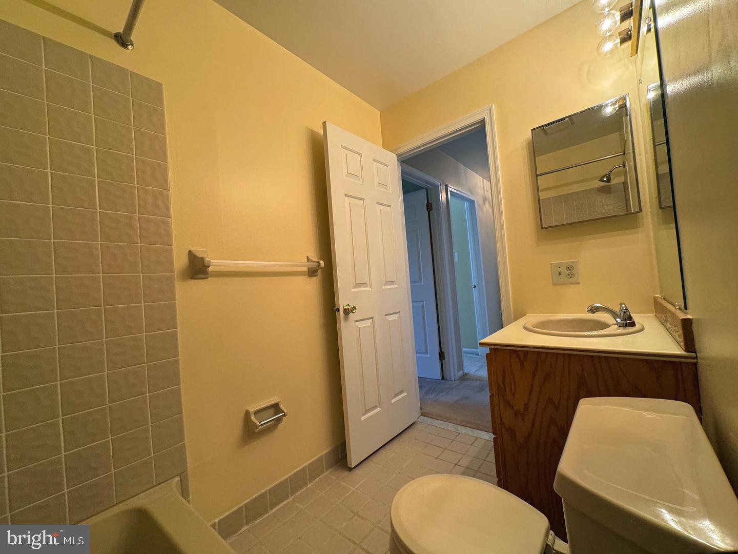 802 Seminole Gdns Property Photo 18