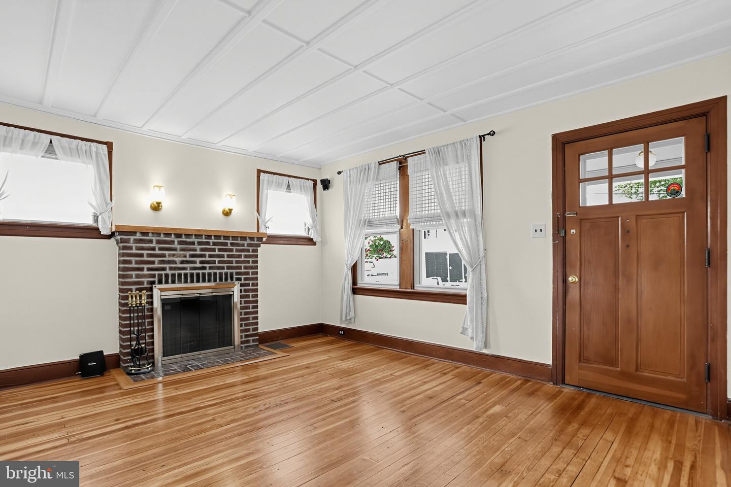 2429 Brookdale Ave Property Photo 7