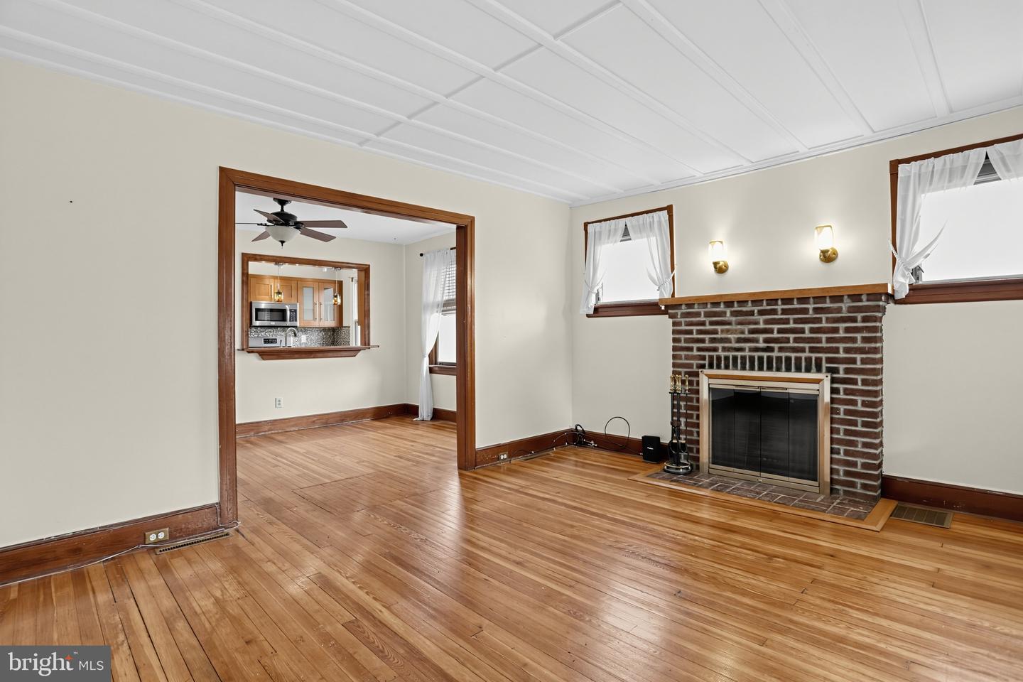 2429 Brookdale Ave Property Photo 8
