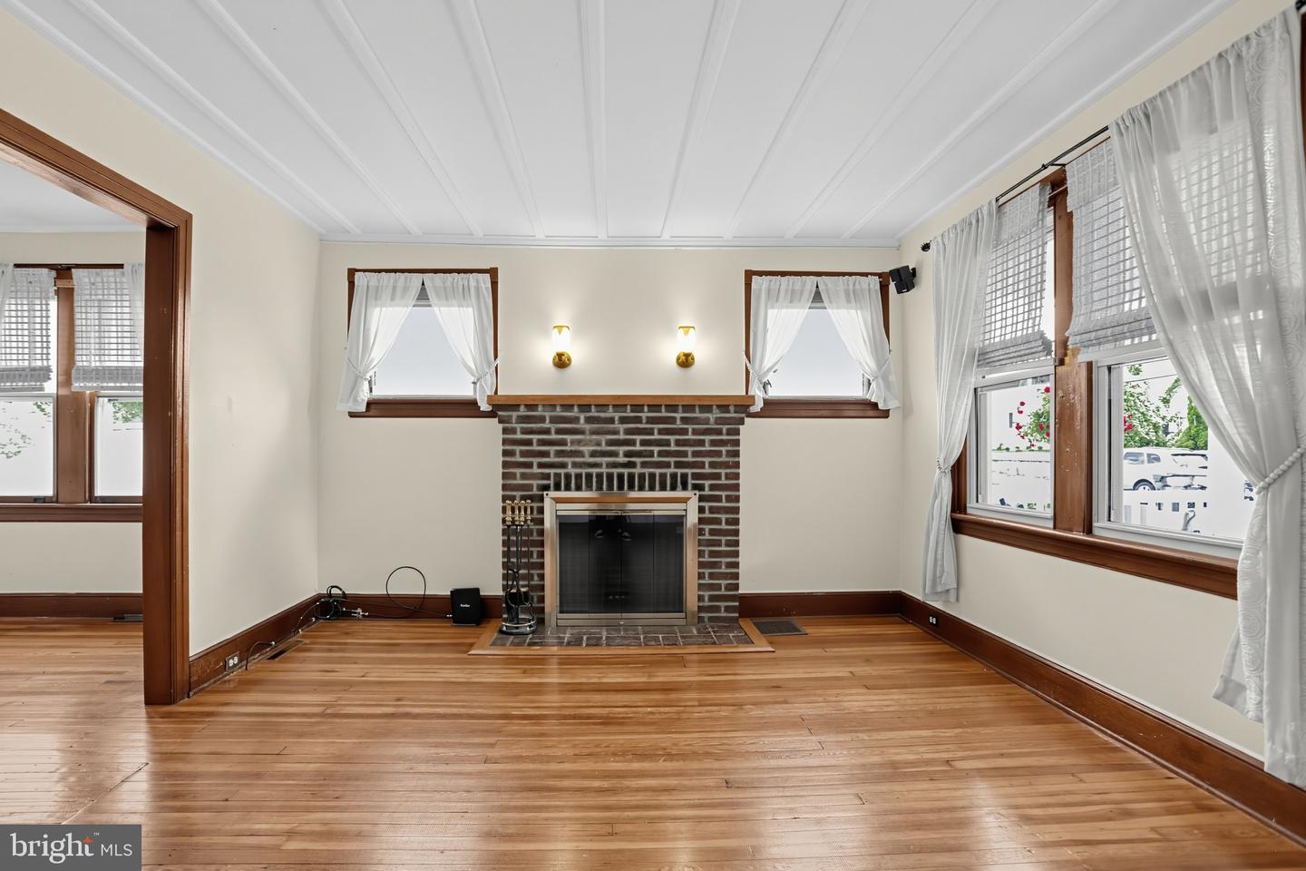 2429 Brookdale Ave Property Photo 9