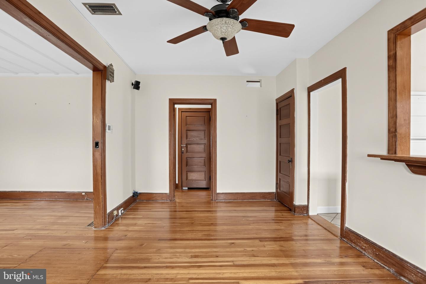 2429 Brookdale Ave Property Photo 12