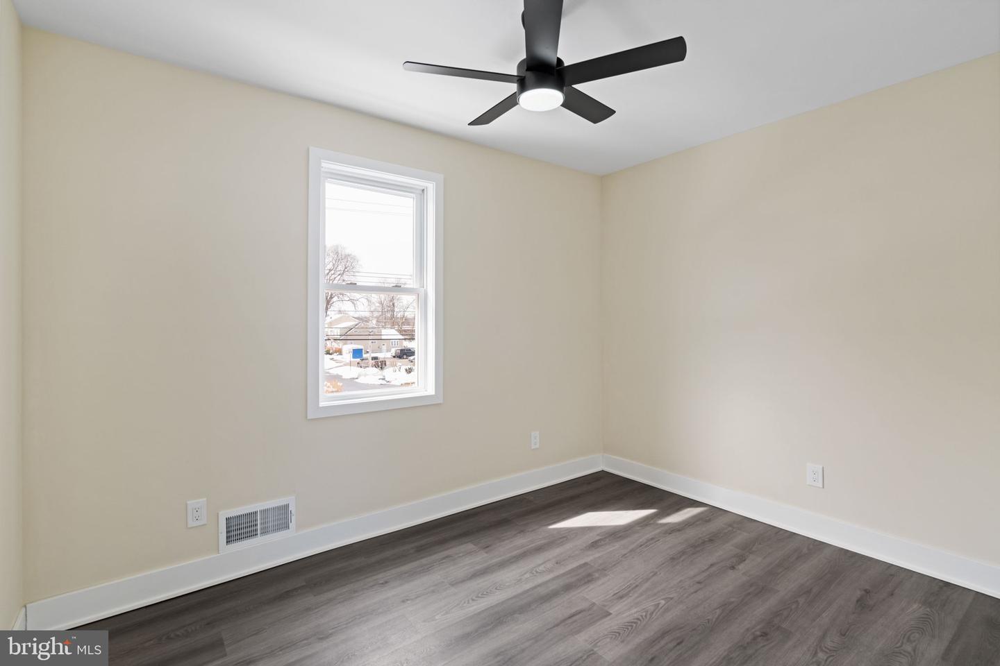 1601 Fairview Ave Property Photo 28
