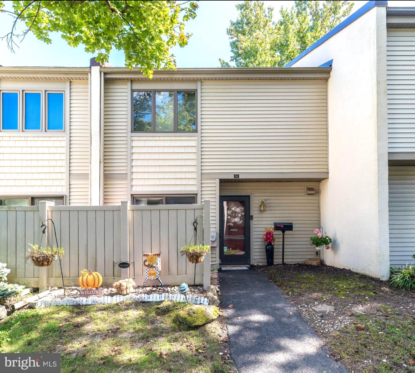 51 TWIN BROOKS DR #51 Property Photo 1