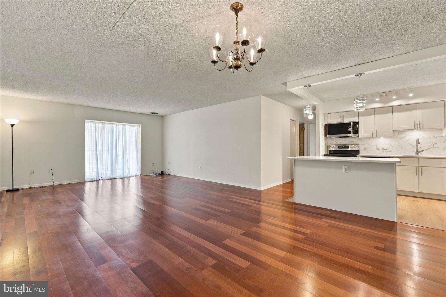 10918 Valley Forge Cir #918 Property Photo 6