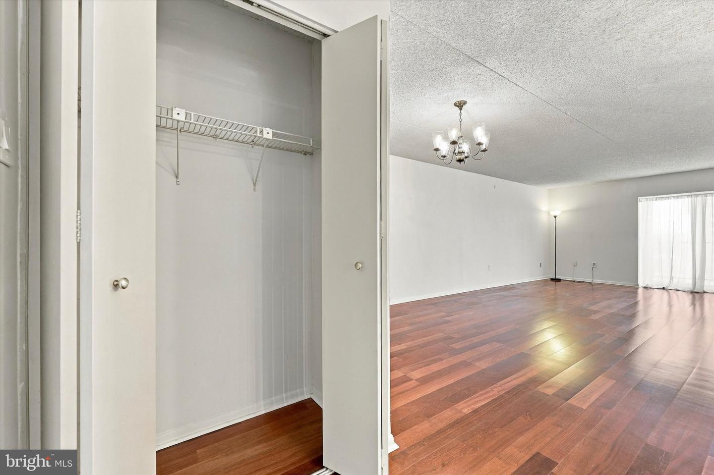 10918 Valley Forge Cir #918 Property Photo 8