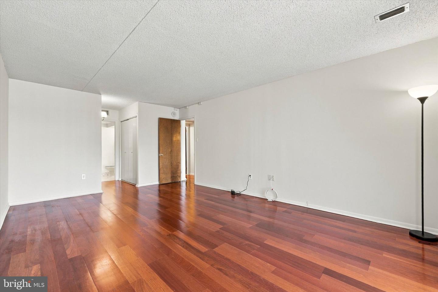 10918 Valley Forge Cir #918 Property Photo 11