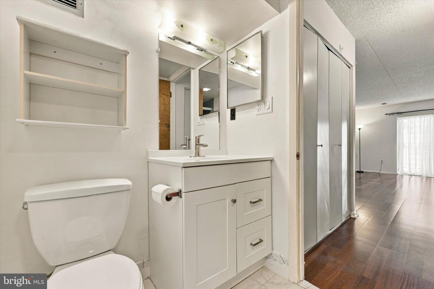 10918 Valley Forge Cir #918 Property Photo 15