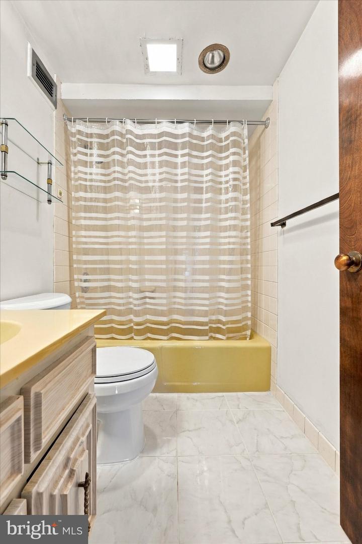 10918 Valley Forge Cir #918 Property Photo 18