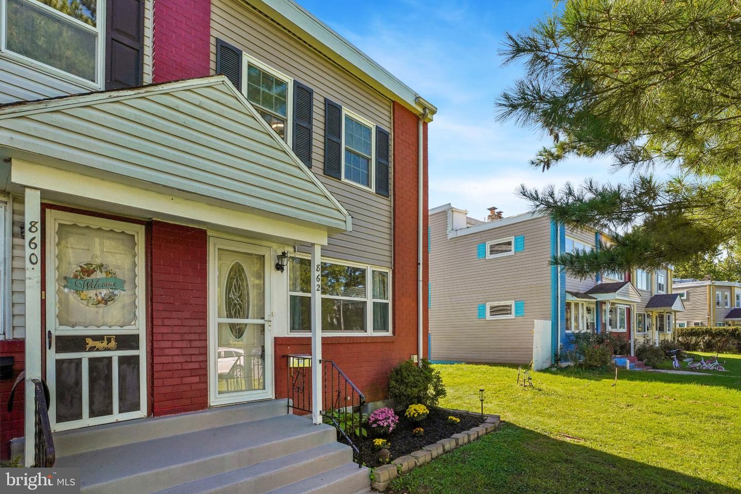 862 Wedgewood Dr # Property Photo 1