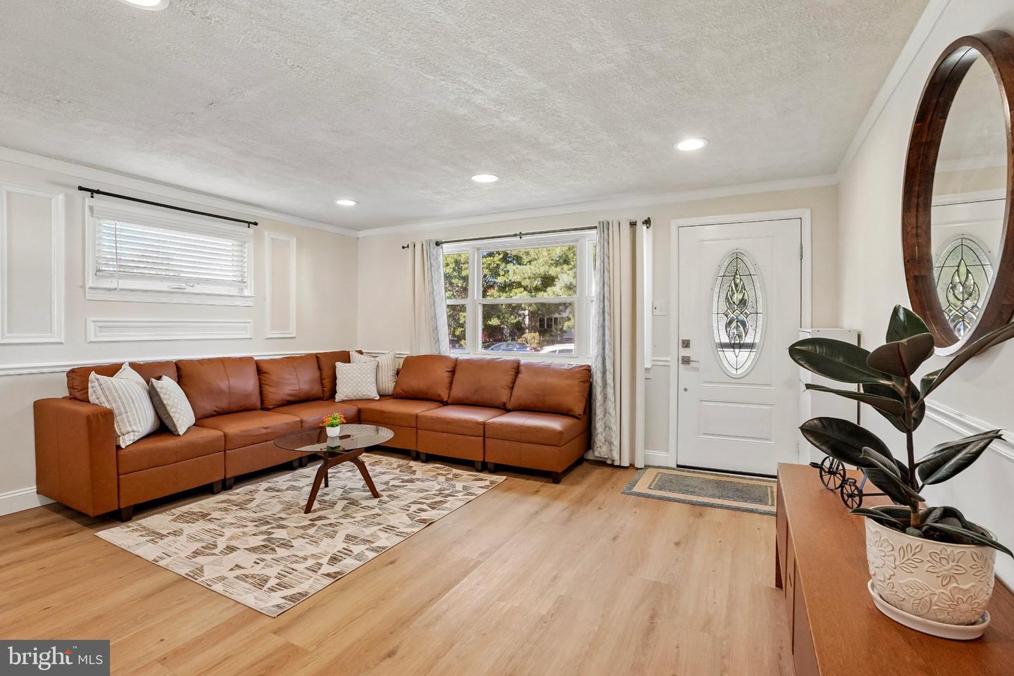 862 Wedgewood Dr # Property Photo 3