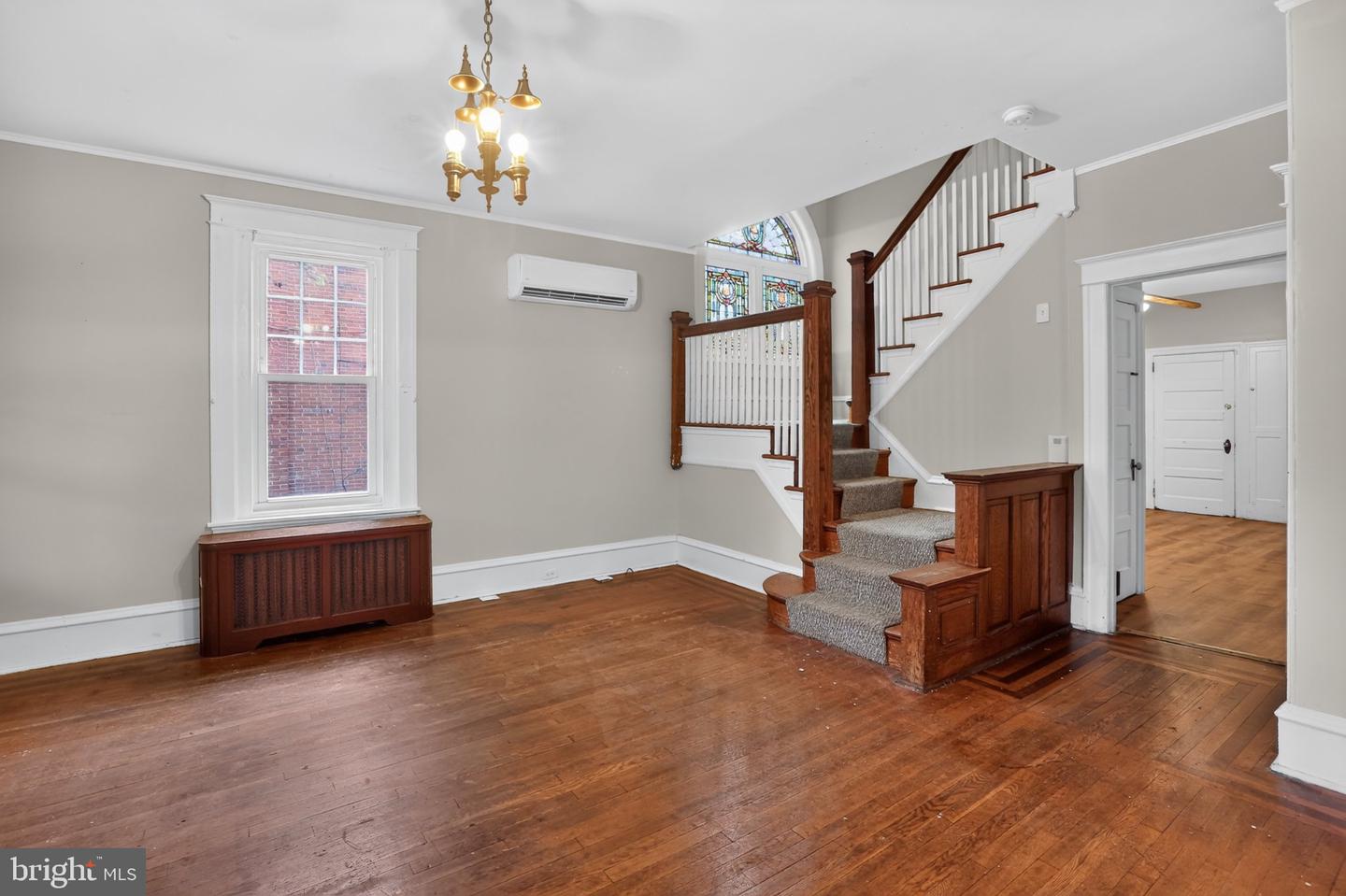 515 Hamilton St Property Photo 6