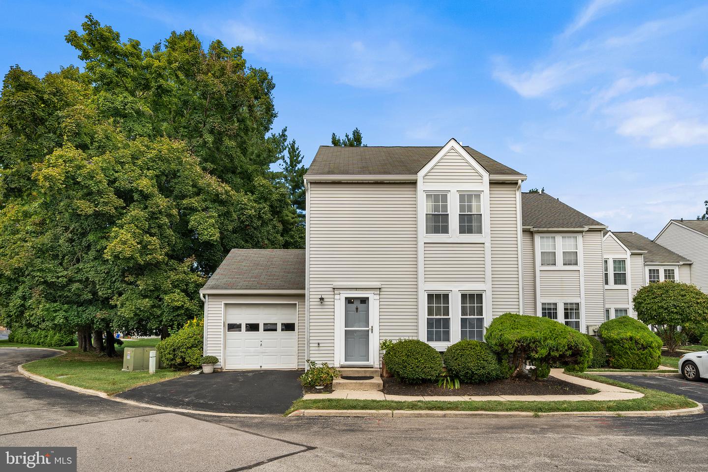 1 MAPLE DR Property Photo 1