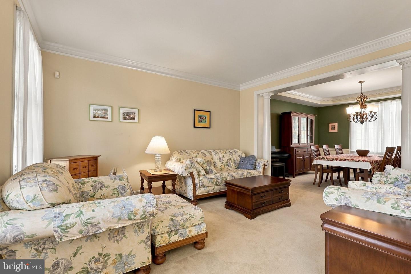 99 Salford Way Property Photo 6