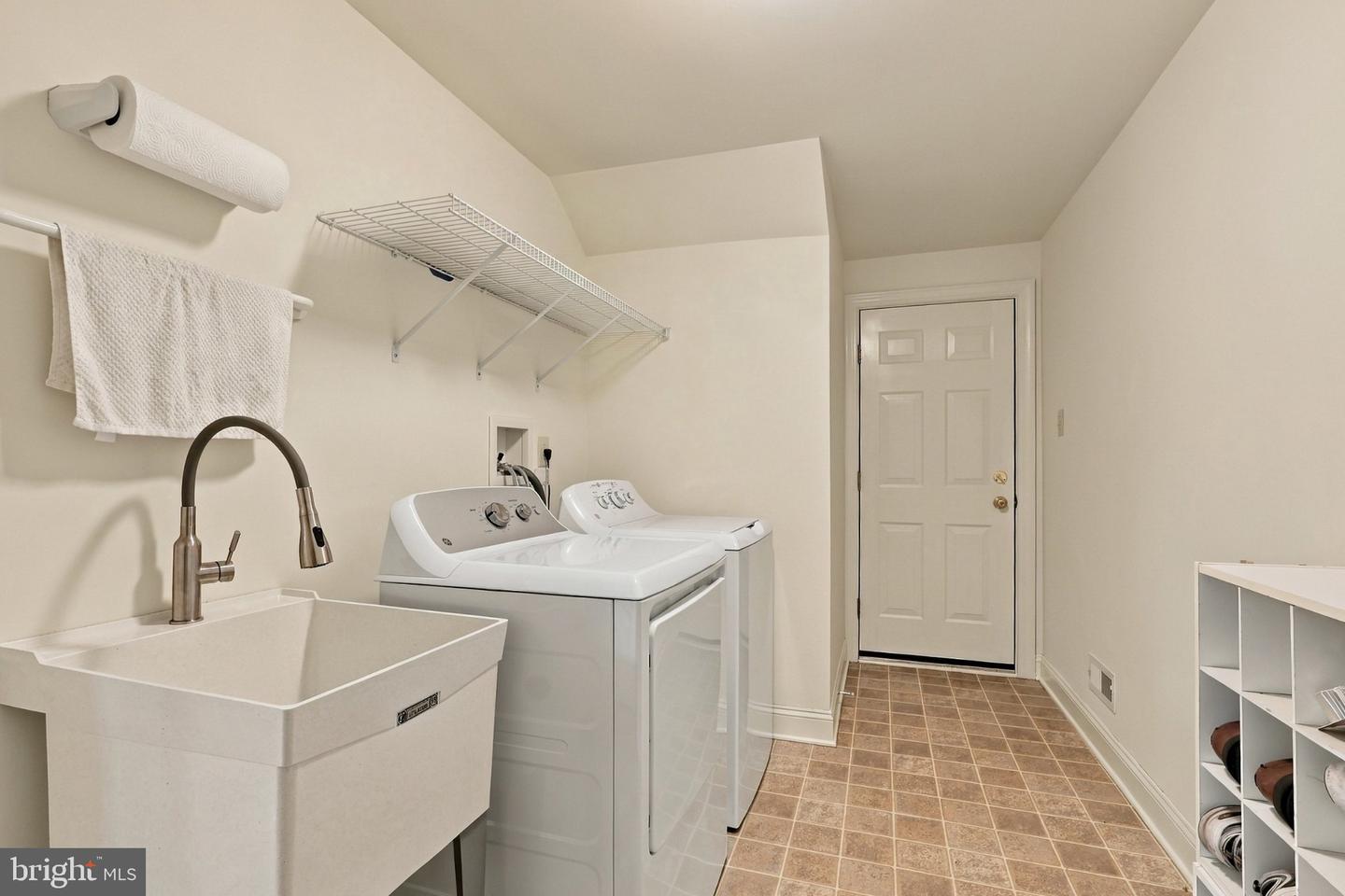 99 Salford Way Property Photo 21