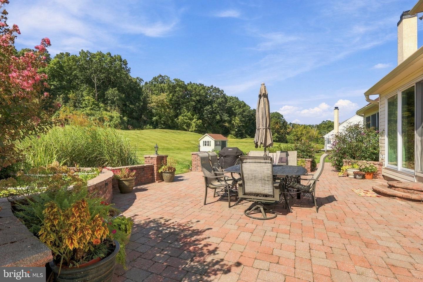 99 Salford Way Property Photo 39