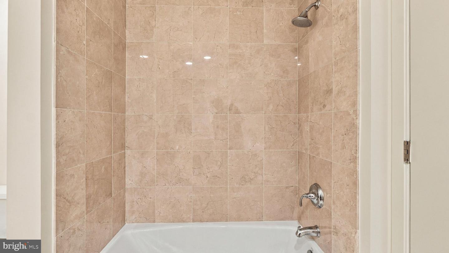 190 Presidential Blvd Blvd #713 Property Photo 34