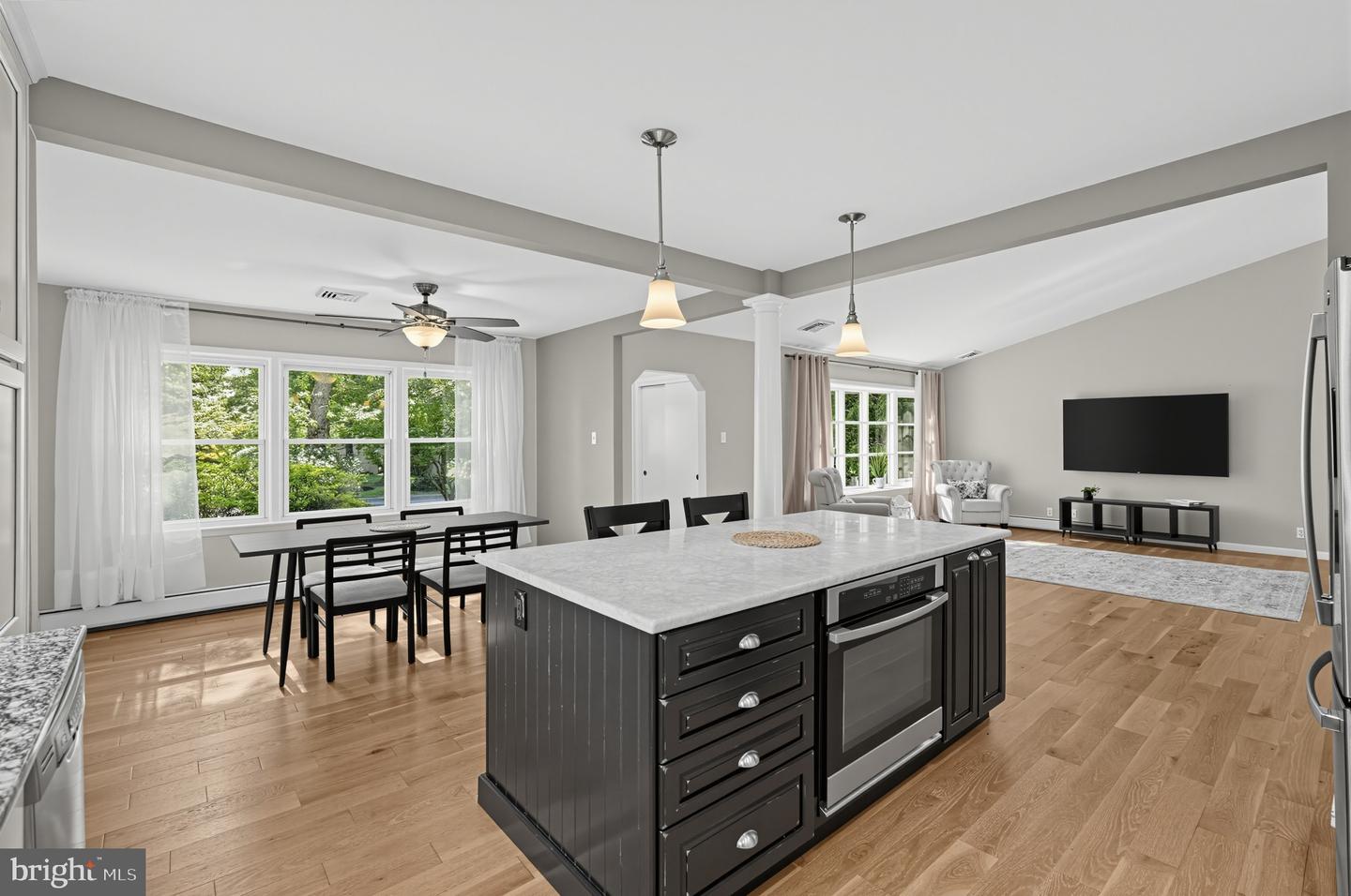 208 Oakland Pl Property Photo 8